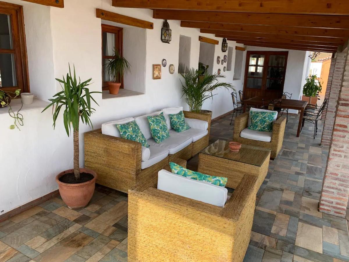 Villa Calabasas - Villa Privada Con Vistas Panoramicas Al Mar 阿尔姆尼卡 外观 照片